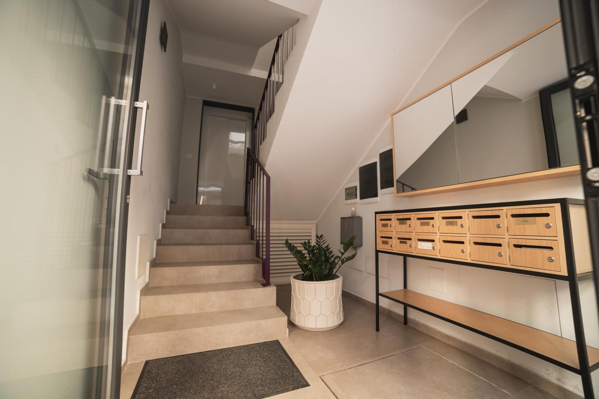 Piazza Mazzini 90 Mq 5 Apartment